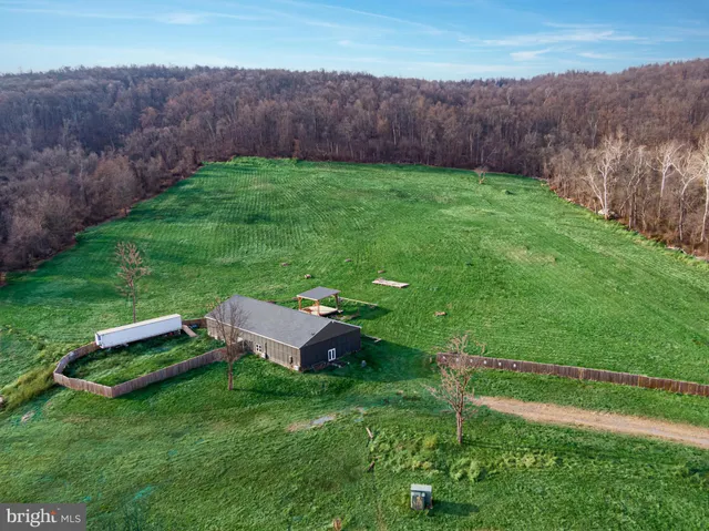 $4,300,000 | 34266 Williams Gap Road, Round Hill, VA 20141
