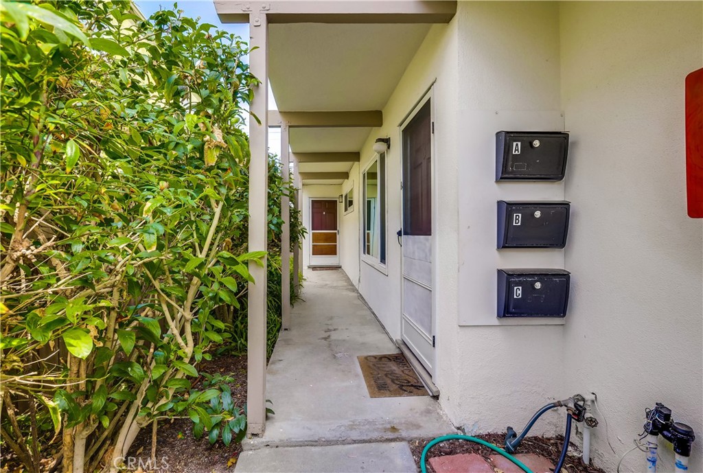 142 Avenida Pelayo, Unit B San Clemente, CA 92672 - Photo 2 of 26