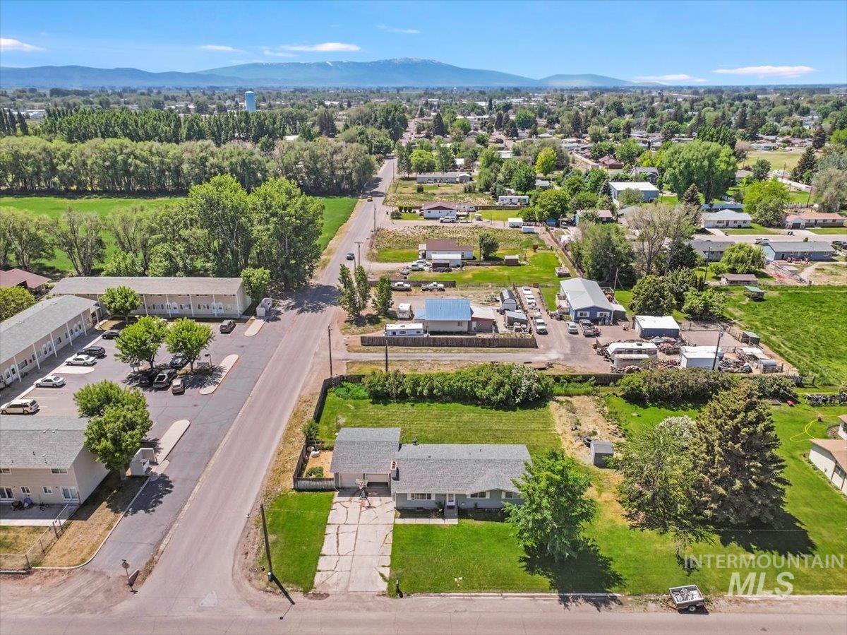 401 18th Street Rupert, ID 83350 - Photo 5 of 48