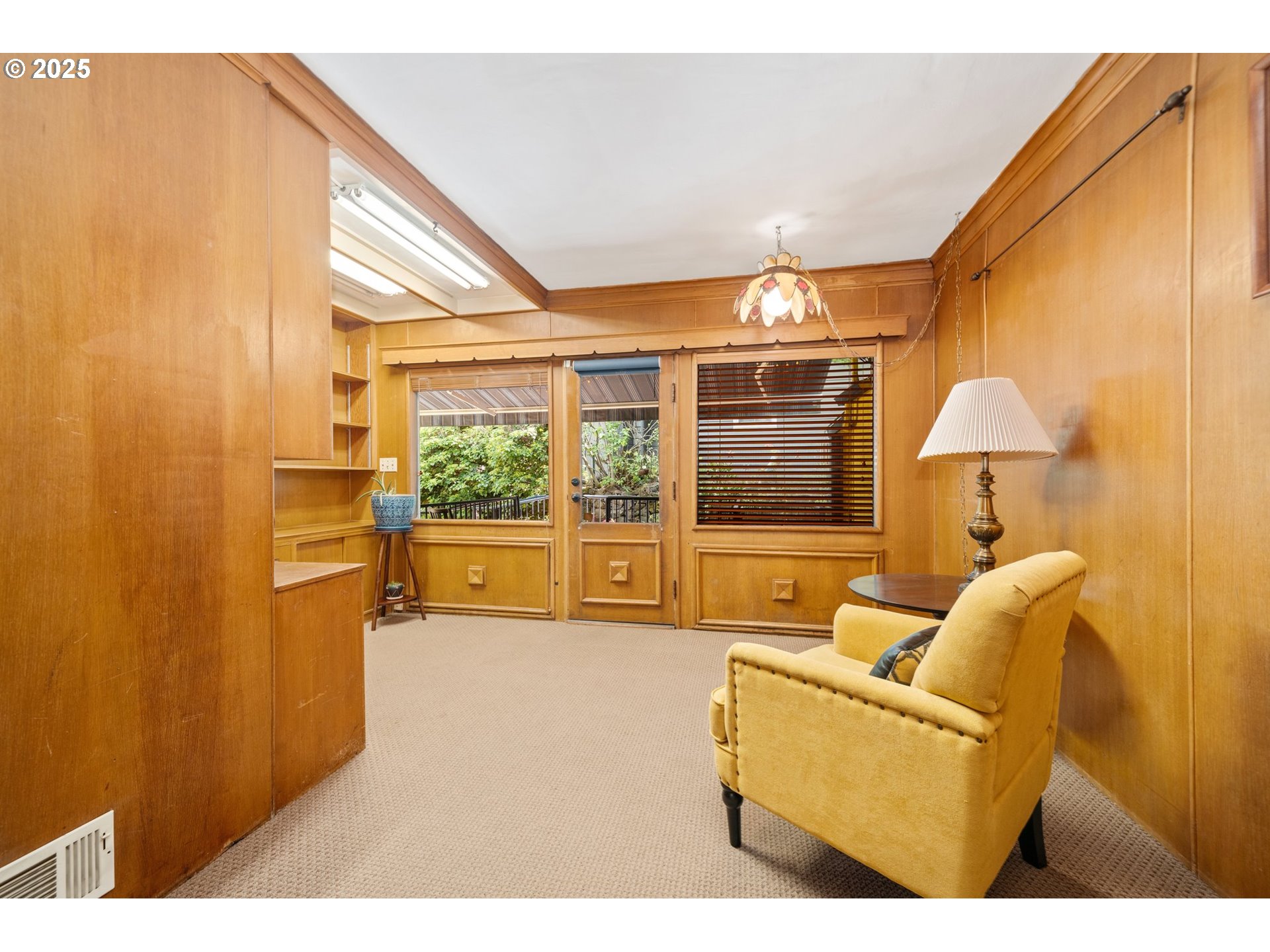660 Southwest Evans Street Portland, OR 97219 - Photo 23 of 36