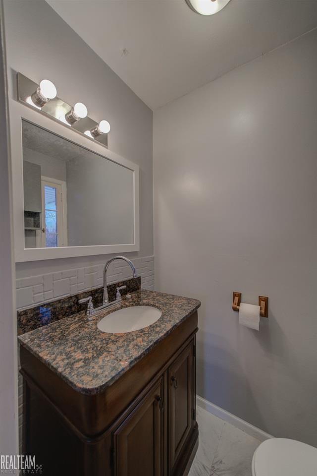 92 Boyken Road Rochester, MI 48307 - Photo 10 of 21 31340610-9.JPG