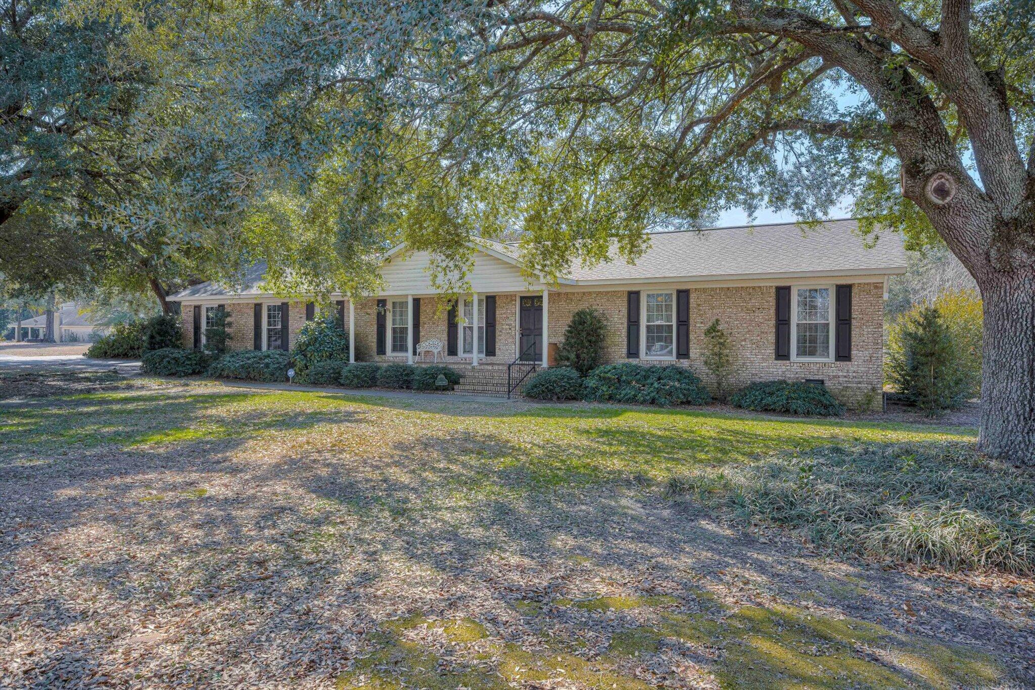 7 Donna Street Williston, SC 29853 - Photo 2 of 43