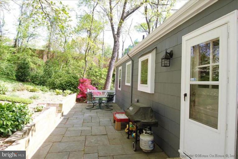 9712 Lorain Avenue Silver Spring, MD 20901 - Photo 12 of 17 Patio