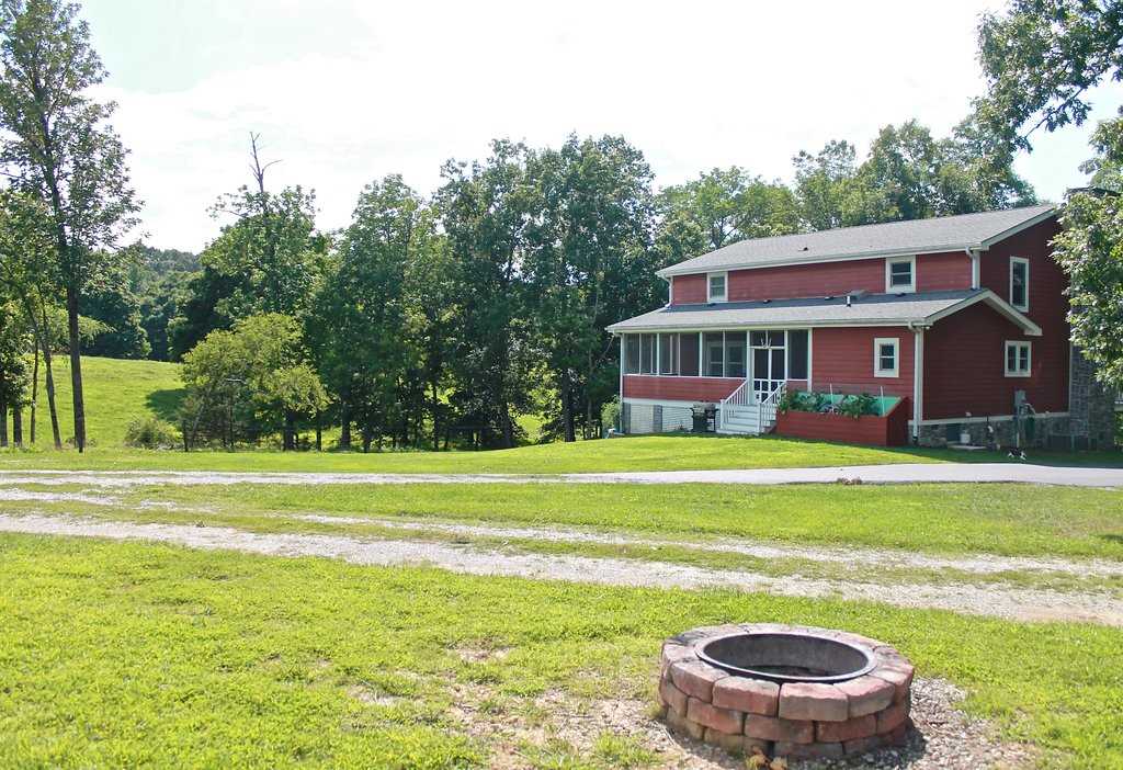 420 Chenoweth Road Summer Shade, KY 42166 - Photo 4 of 31 Gallery Image 4