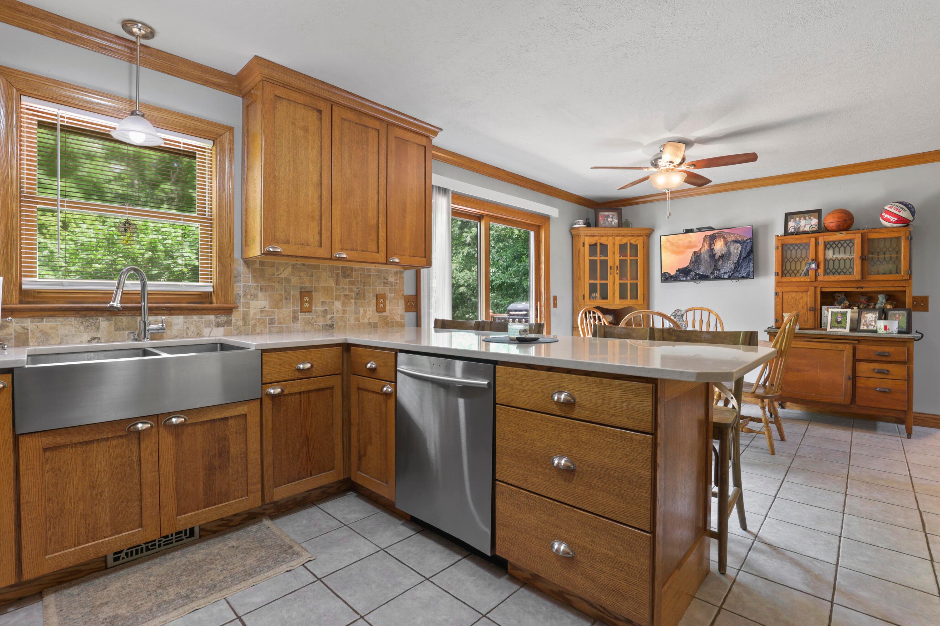 7610 Beecher Road Southwest Pataskala, OH 43062 - Photo 22 of 53 Kitchen to Window