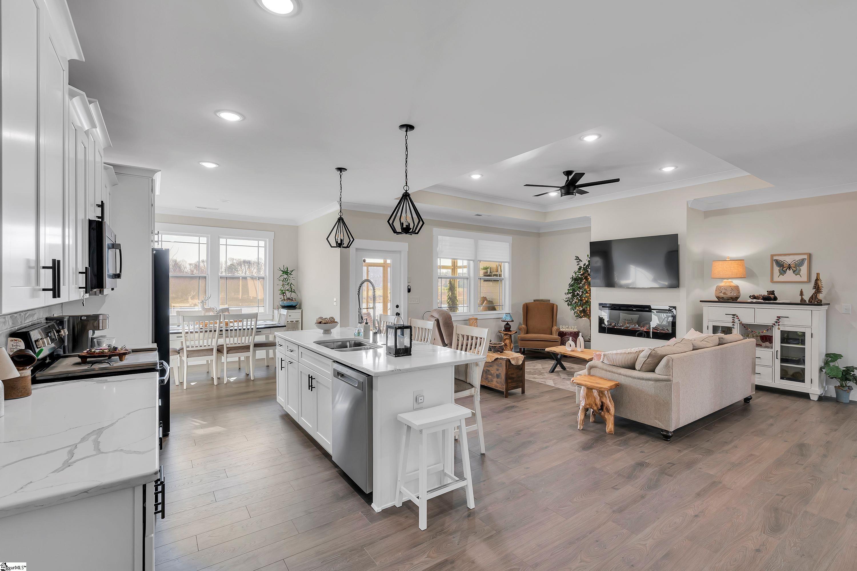 637 Berry Road Boiling Springs, SC 29316 - Photo 12 of 35