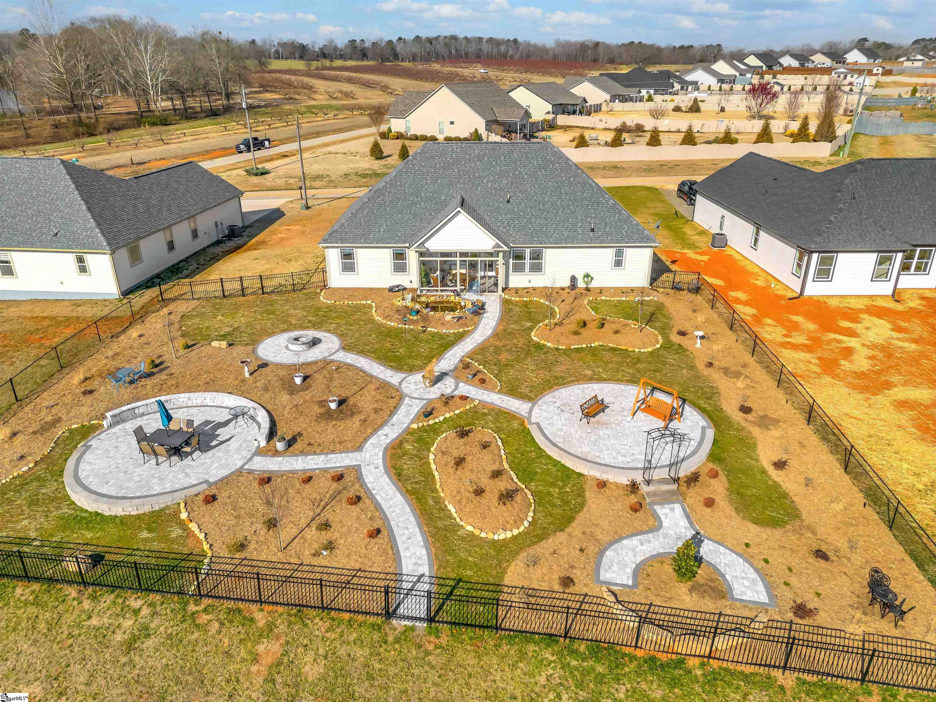 637 Berry Road Boiling Springs, SC 29316 - Photo 5 of 35
