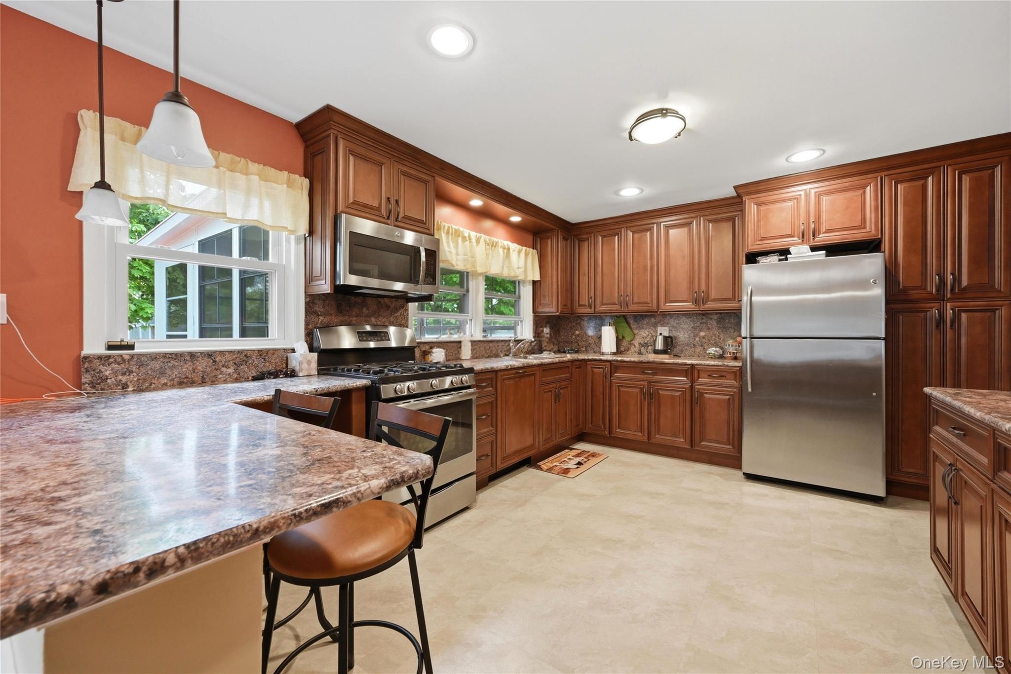 41 Lane Street Lindenhurst, NY 11757 - Photo 12 of 35 Breakfast Bar, Stainless appliances