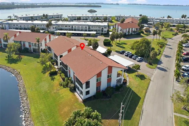 $264,900 | 4855 Independence Drive, Unit 4855, Bradenton, FL 34210