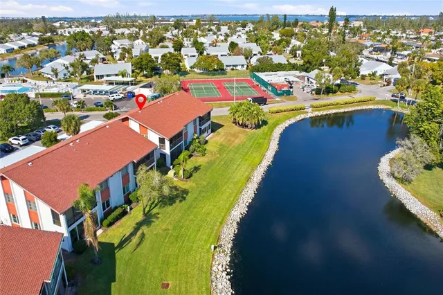 $264,900 | 4855 Independence Drive, Unit 4855, Bradenton, FL 34210