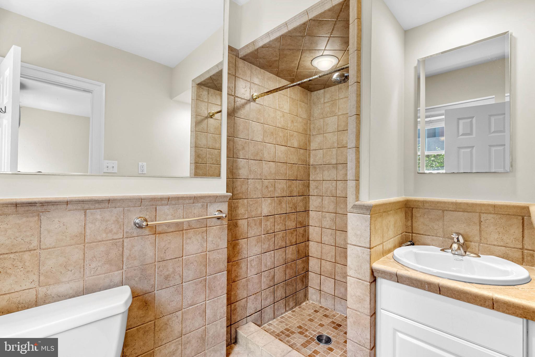 1833 Spruce Street Philadelphia, PA 19103 - Photo 13 of 28