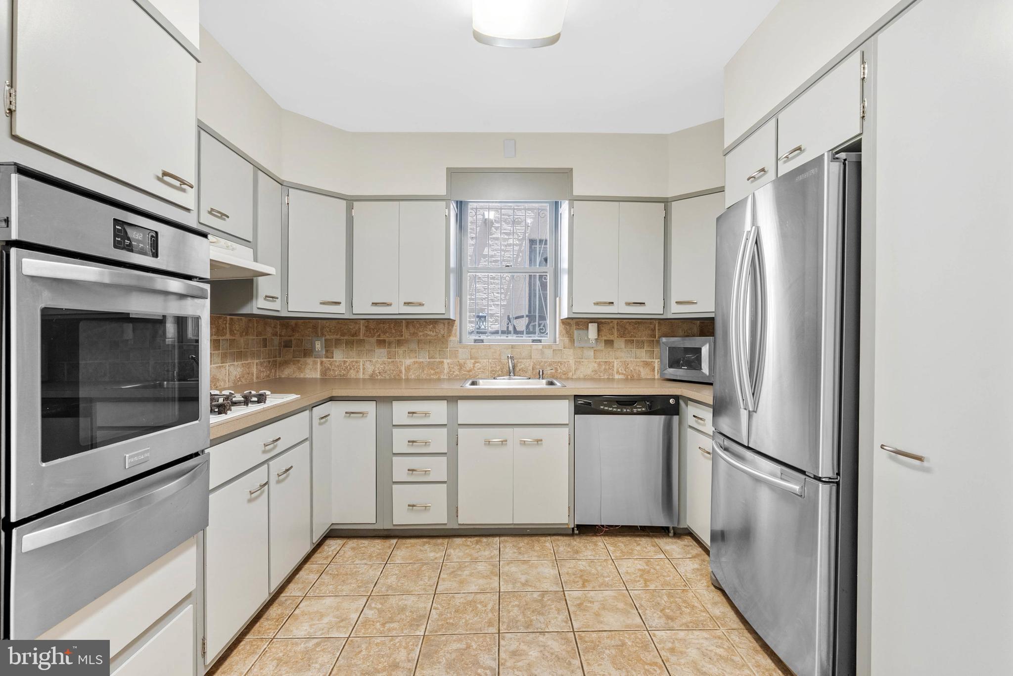 1833 Spruce Street Philadelphia, PA 19103 - Photo 5 of 28