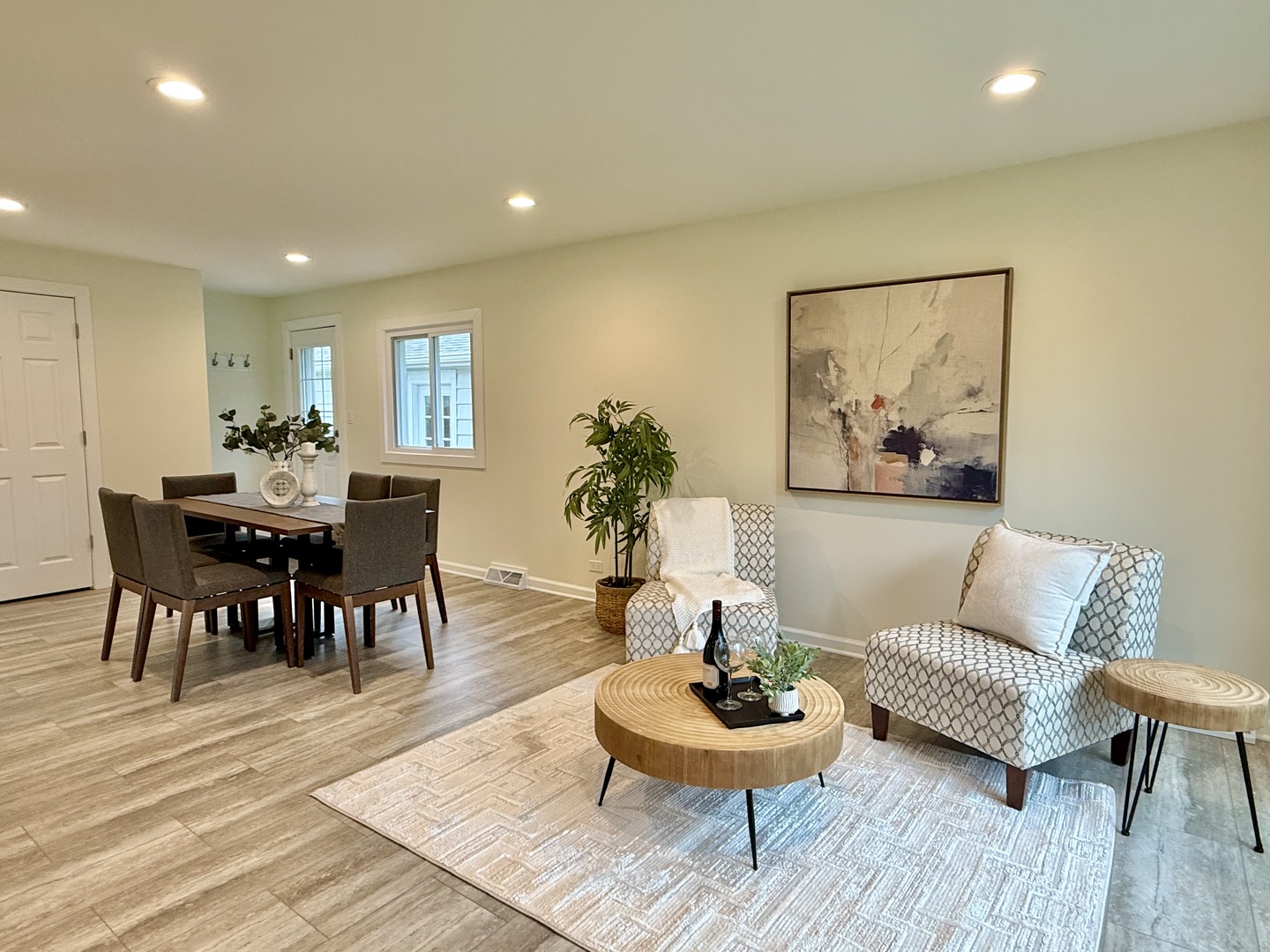 646 68th Street Willowbrook, IL 60527 - Photo 4 of 24 a living room with furniture and a wooden floor