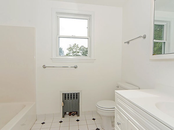 72 Cumberland Road Newton, MA 02465 - Photo 14 of 25