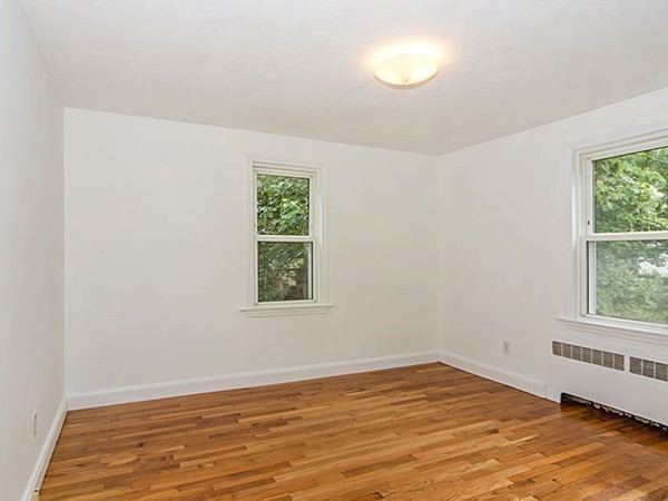 72 Cumberland Road Newton, MA 02465 - Photo 5 of 25