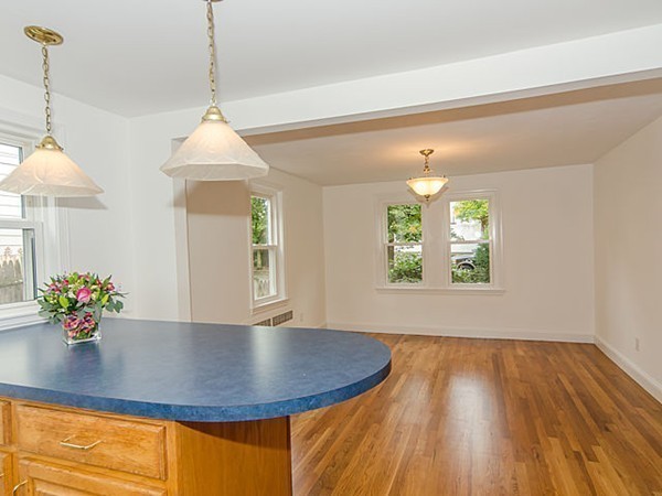 72 Cumberland Road Newton, MA 02465 - Photo 8 of 25