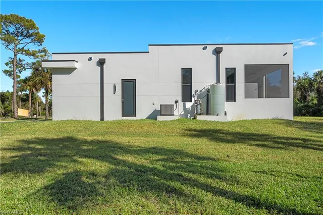 $1,100,000 | 4070 24th Avenue Southeast, Naples, FL 34117