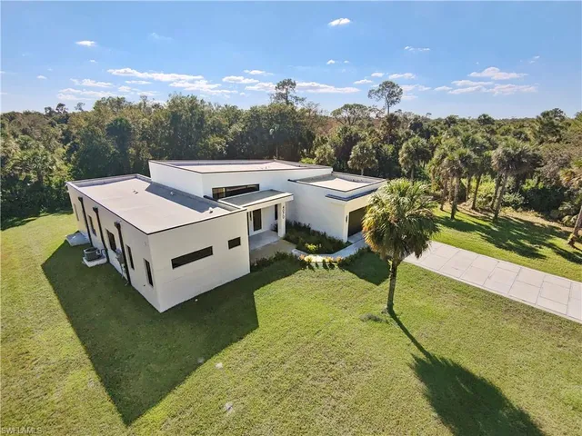 $1,100,000 | 4070 24th Avenue Southeast, Naples, FL 34117