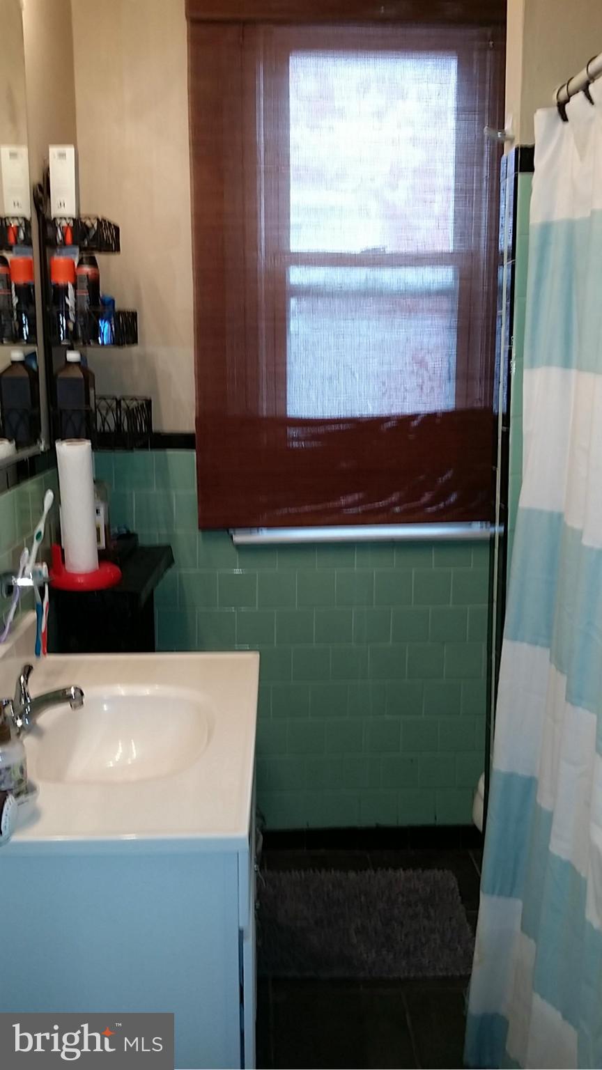 1018 Spring Road Northwest Washington, DC 20010 - Photo 16 of 20 Bath