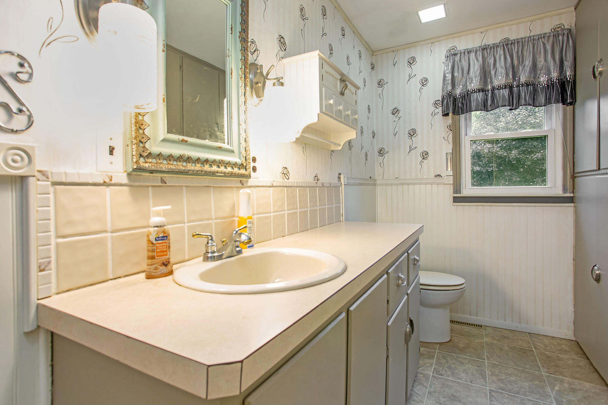 4320 Fruit Ridge Avenue Northwest Grand Rapids, MI 49544 - Photo 13 of 36 017_8l9a0149