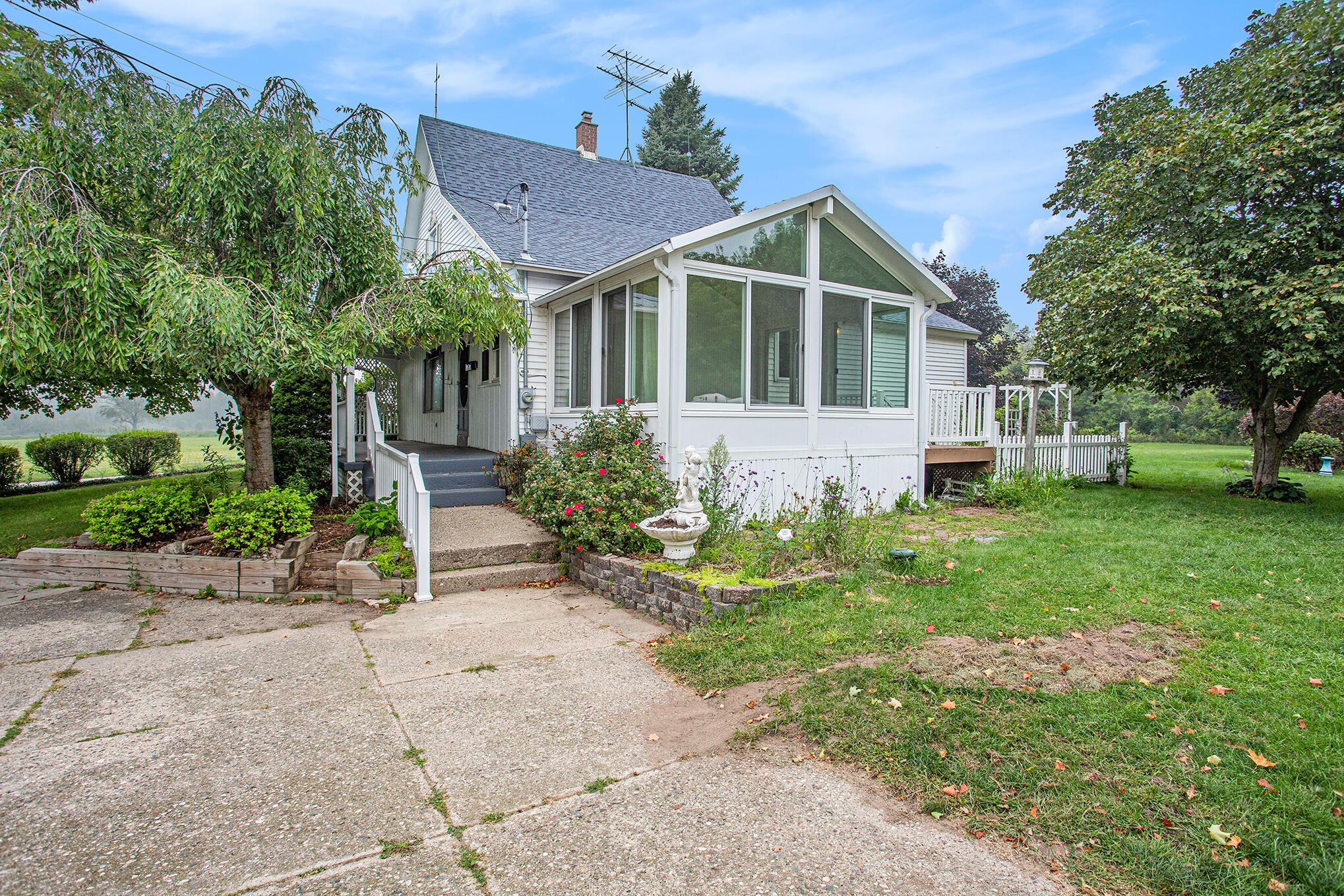 4320 Fruit Ridge Avenue Northwest Grand Rapids, MI 49544 - Photo 4 of 36 009_8l9a0189