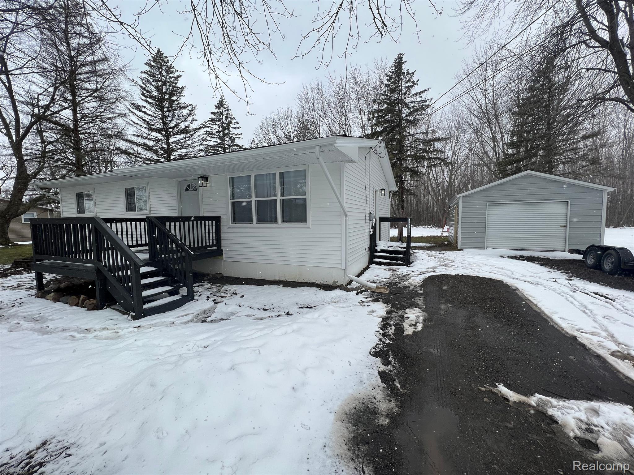 6206 Sharp Road Swartz Creek, MI 48473 - Photo 1 of 36 Home and garage