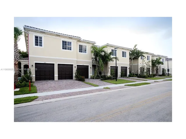 $2,900 | 2714 Southwest 81st Terrace, Unit 2718, Miramar, FL 33025