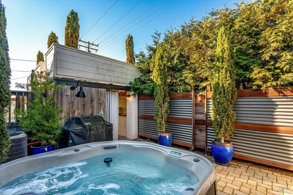 $1,225,000 | 3 Highland Drive, Napa, CA 94559