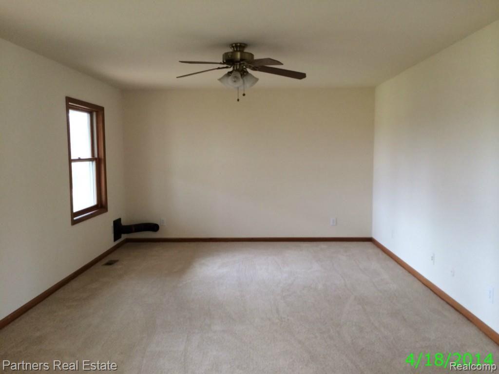 3490 Hickory Nut Howell, MI 48843 - Photo 2 of 17 Living Room.jpg