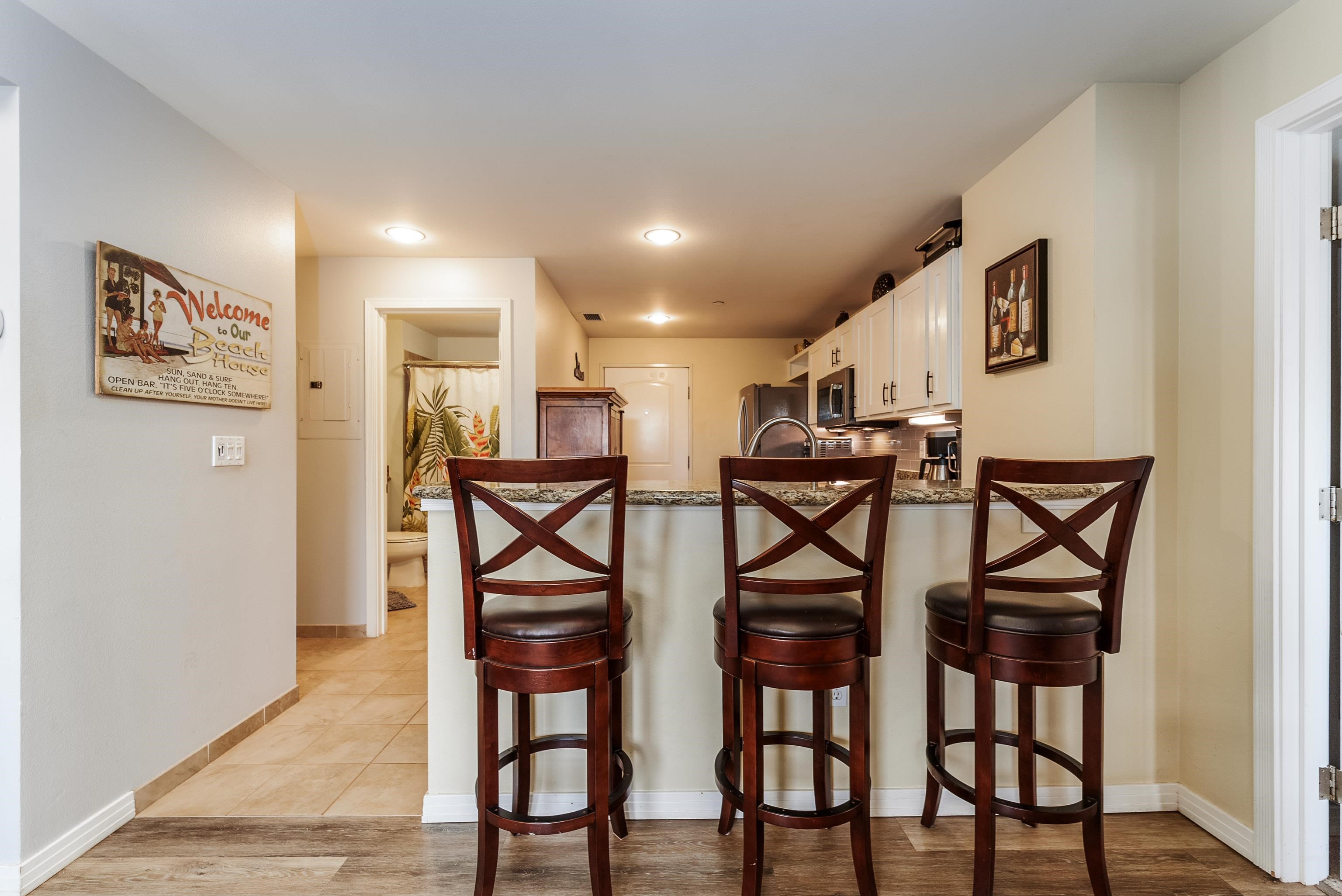 3708 Lower Honoapiilani Road, Unit E43 Lahaina, HI 96761 - Photo 14 of 40 a view of a livingroom with furniture and staircase