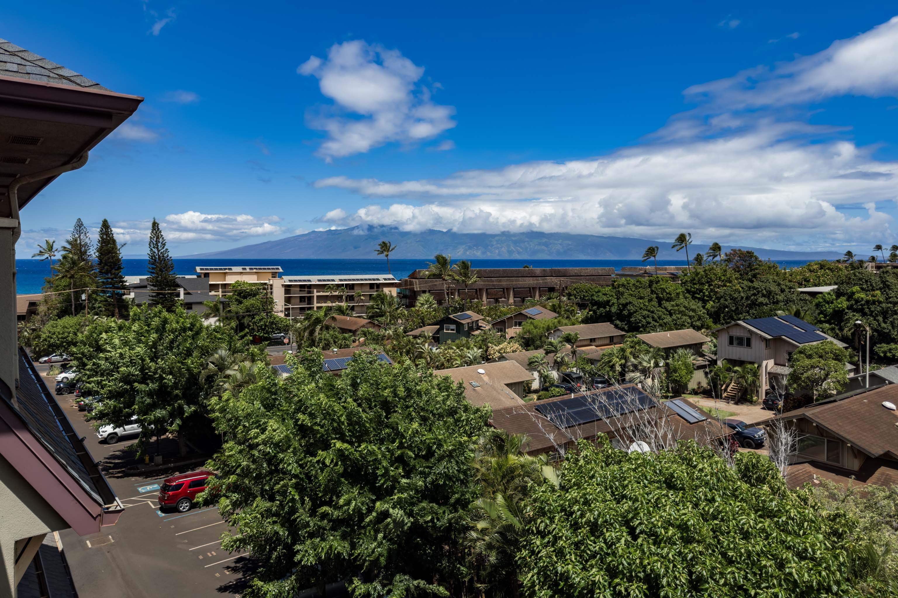 3708 Lower Honoapiilani Road, Unit E43 Lahaina, HI 96761 - Photo 28 of 40 a view of a city