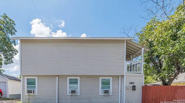 $825 | 2407 South New Braunfels Avenue, Unit 3, San Antonio, TX 78210