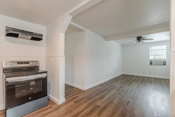 $825 | 2407 South New Braunfels Avenue, Unit 3, San Antonio, TX 78210