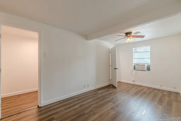 $825 | 2407 South New Braunfels Avenue, Unit 3, San Antonio, TX 78210