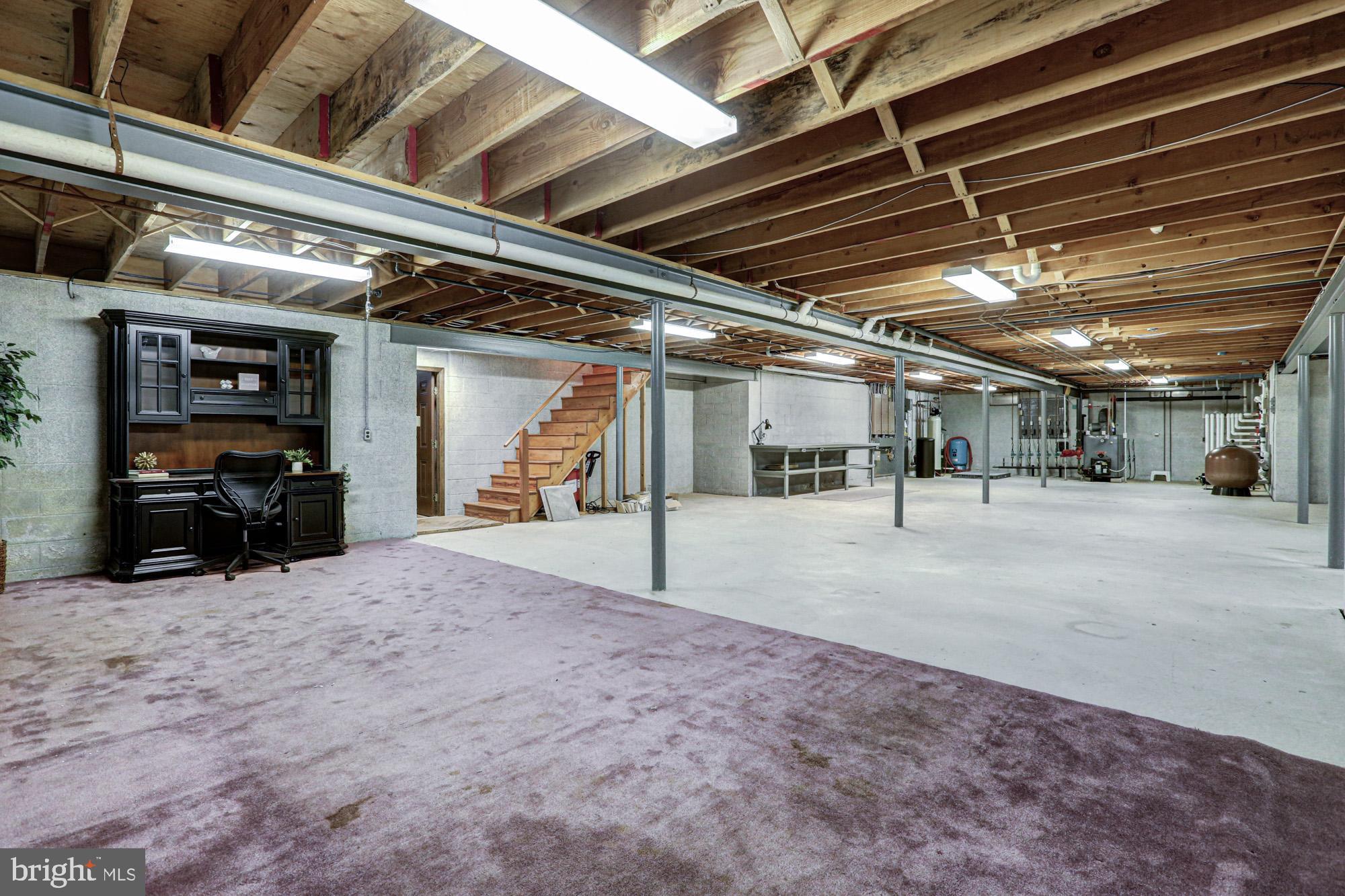 550 Green Giant Road Townsend, DE 19734 - Photo 122 of 145 a view of parking garage with cars