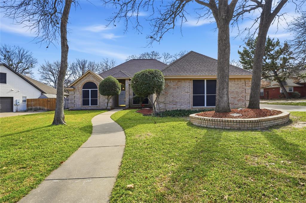 1312 Crows Nest Court Azle, TX 76020 - Photo 2 of 28
