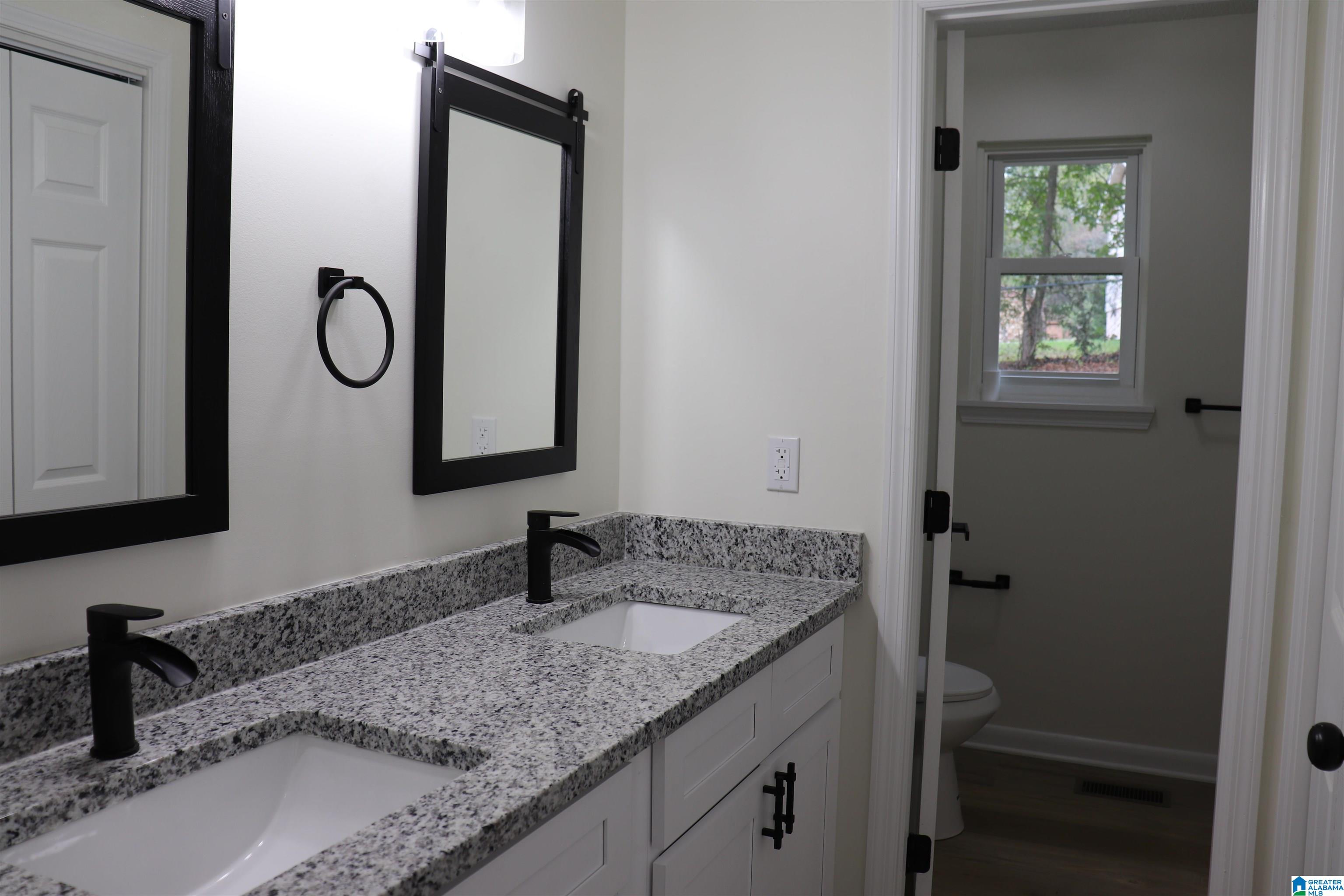 402 Adams Avenue West Oneonta, AL 35121 - Photo 15 of 24