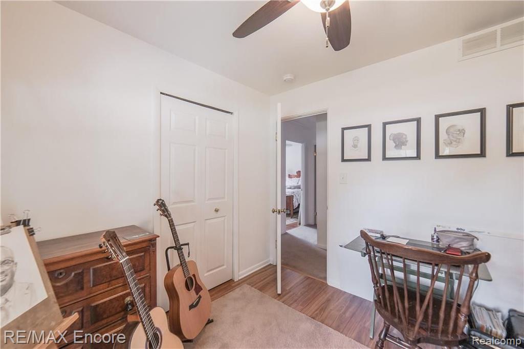 1082 Avon Manor Road Rochester Hills, MI 48307 - Photo 26 of 40