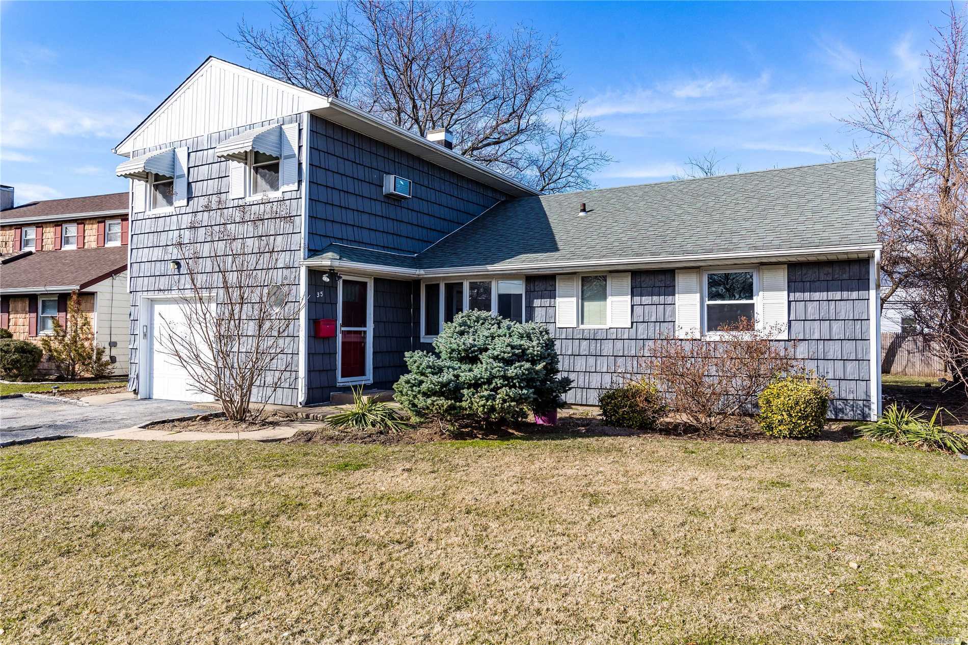 35 Saddle Rock Road Valley Stream, NY 11581 - Photo 1 of 1 Gallery Image 1