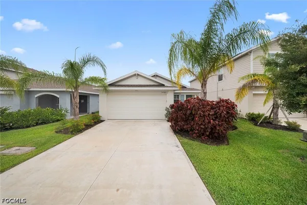 $1,850 | 12321 Dakota Ridge Place, Lehigh Acres, FL 33974