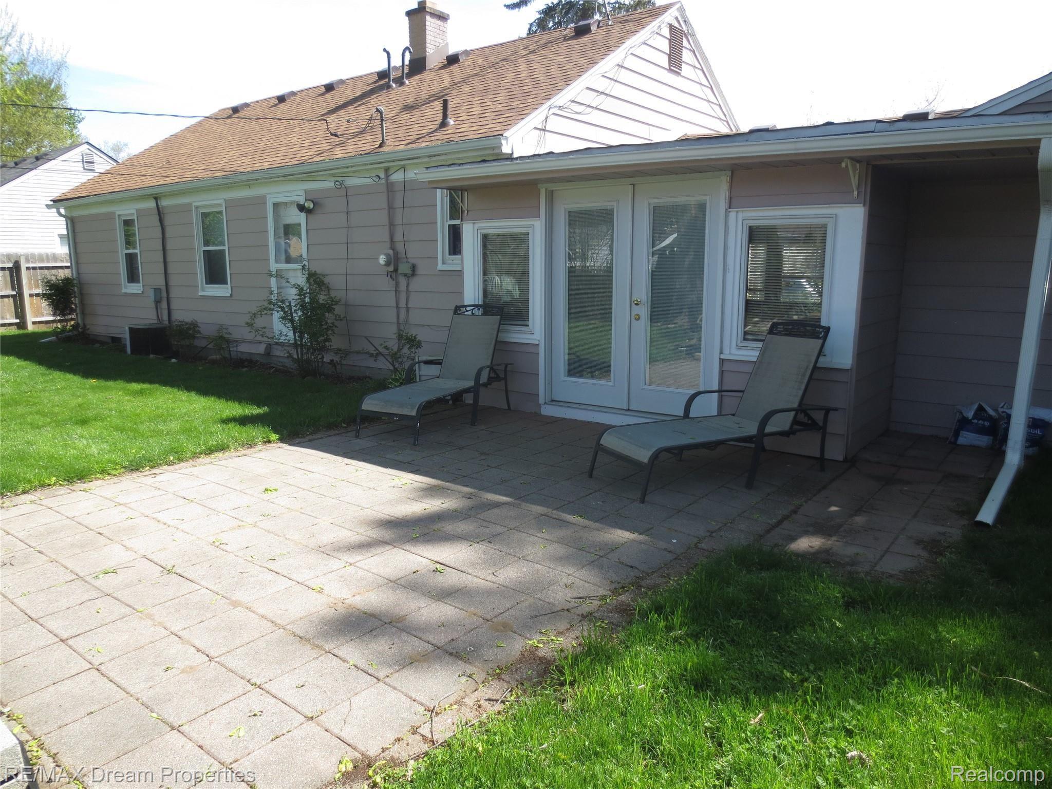 14801 Merriman Road Livonia, MI 48154 - Photo 35 of 35 IMG_2190.JPG