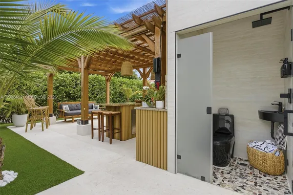 $2,599,000 | 9717 Southwest 94th Terrace, Miami, FL 33176