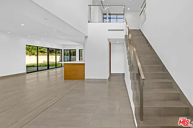 $16,000 | 11200 Dona Lola Drive, Studio City, CA 91604