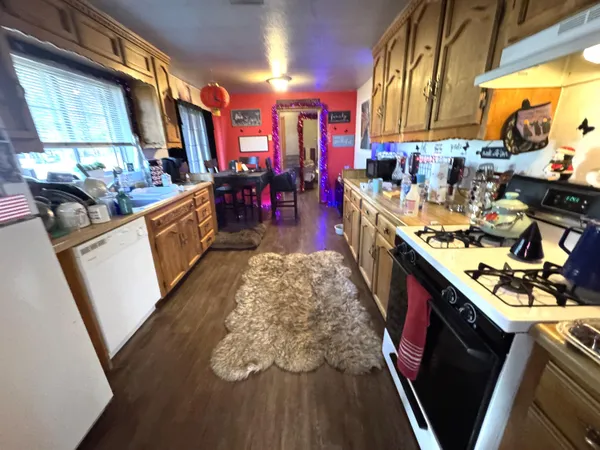 a view of a room with washer and dryer