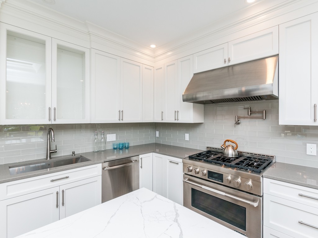 22 Hagen Road Newton, MA 02459 - Photo 5 of 29