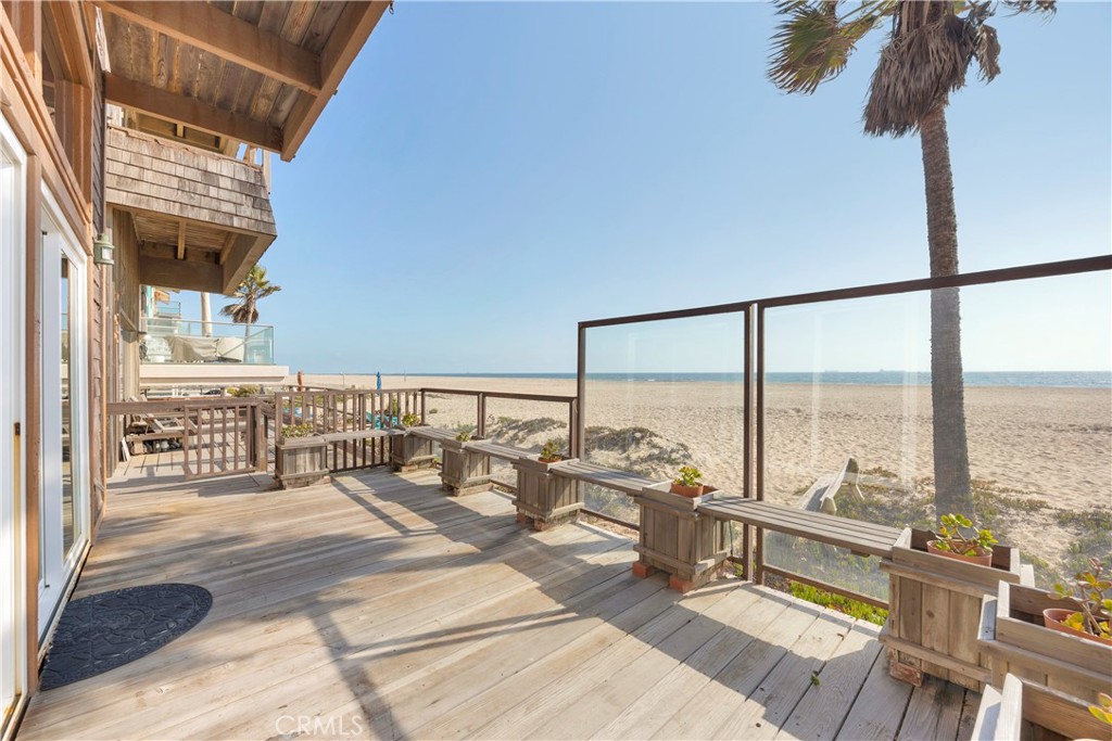 57 Surfside Avenue Surfside, CA 90743 - Photo 5 of 39