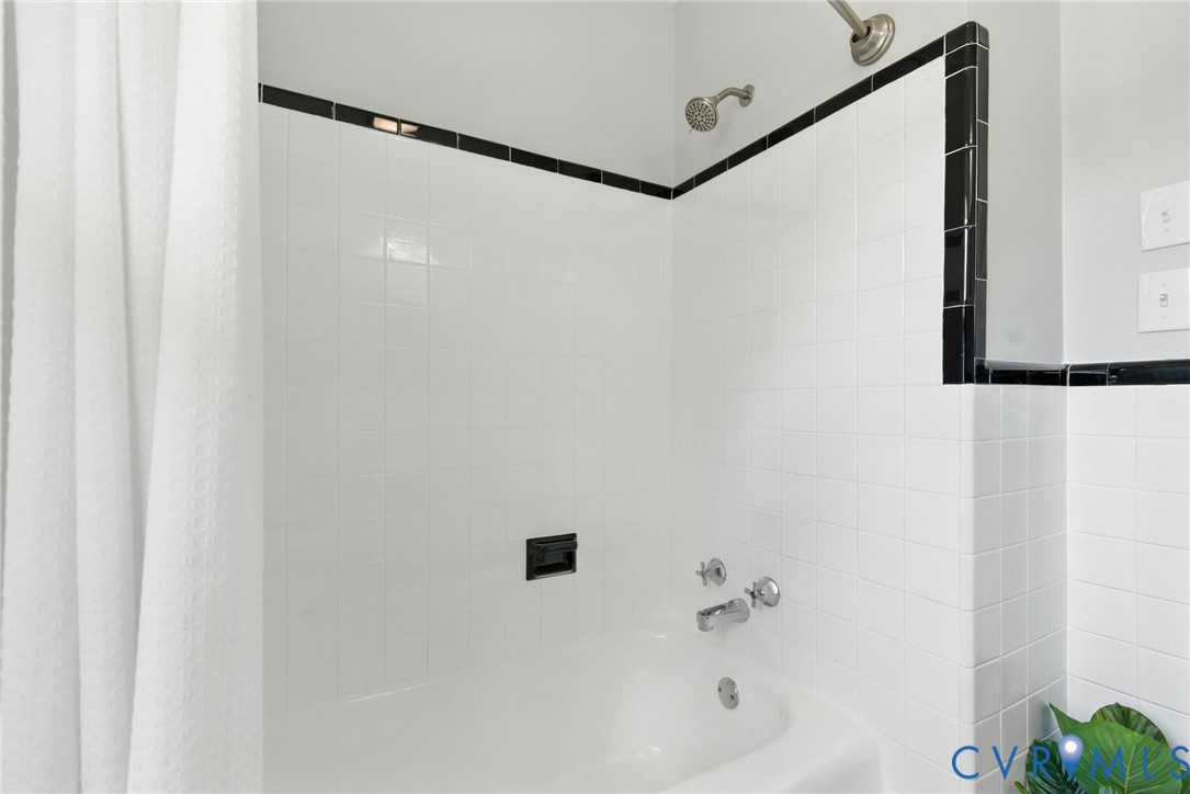 4825 Kinloch Lane Henrico, VA 23231 - Photo 17 of 28 a bathroom with a bathtub