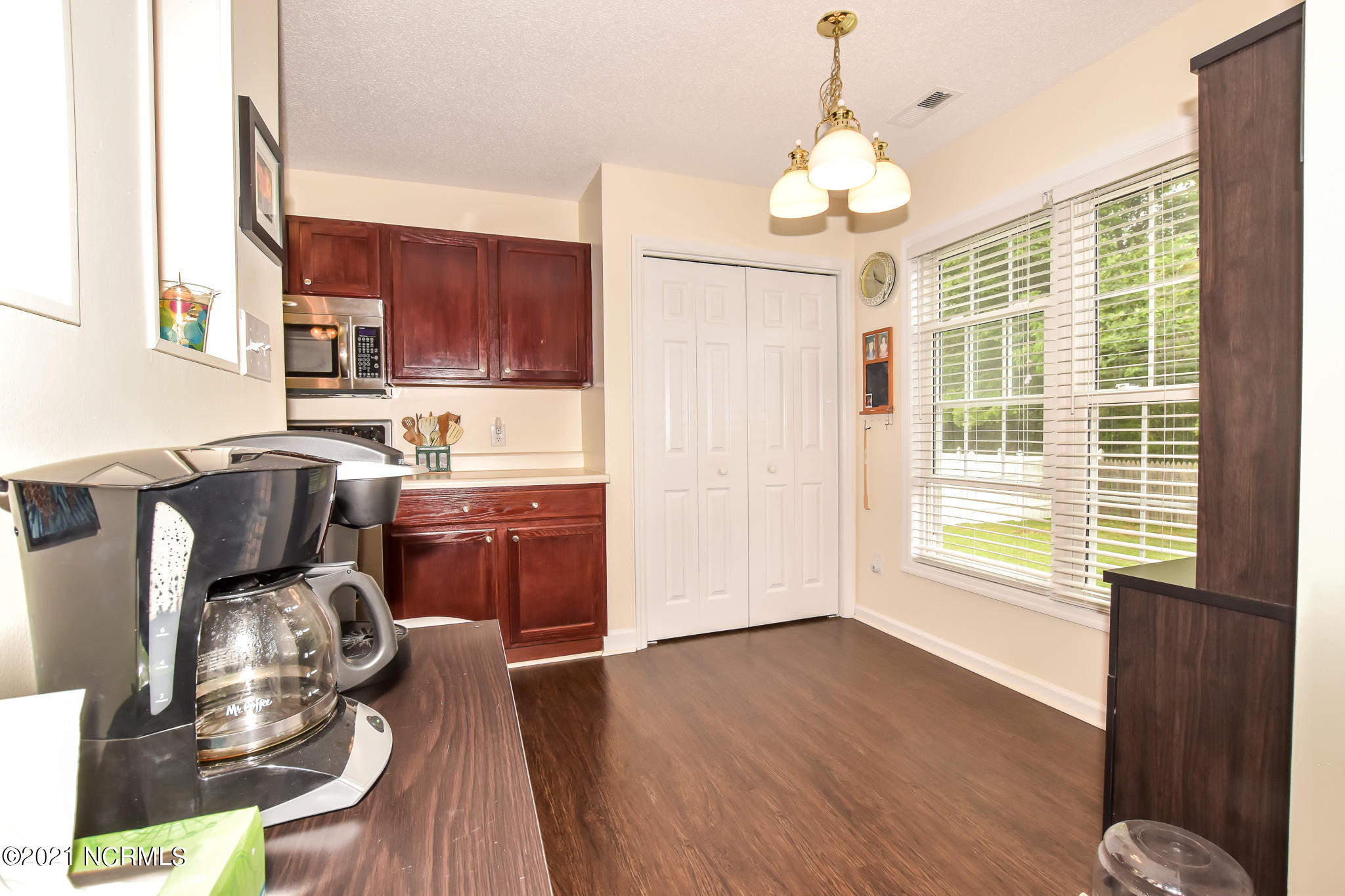 528 Raintree Road Jacksonville, NC 28540 - Photo 7 of 23 7