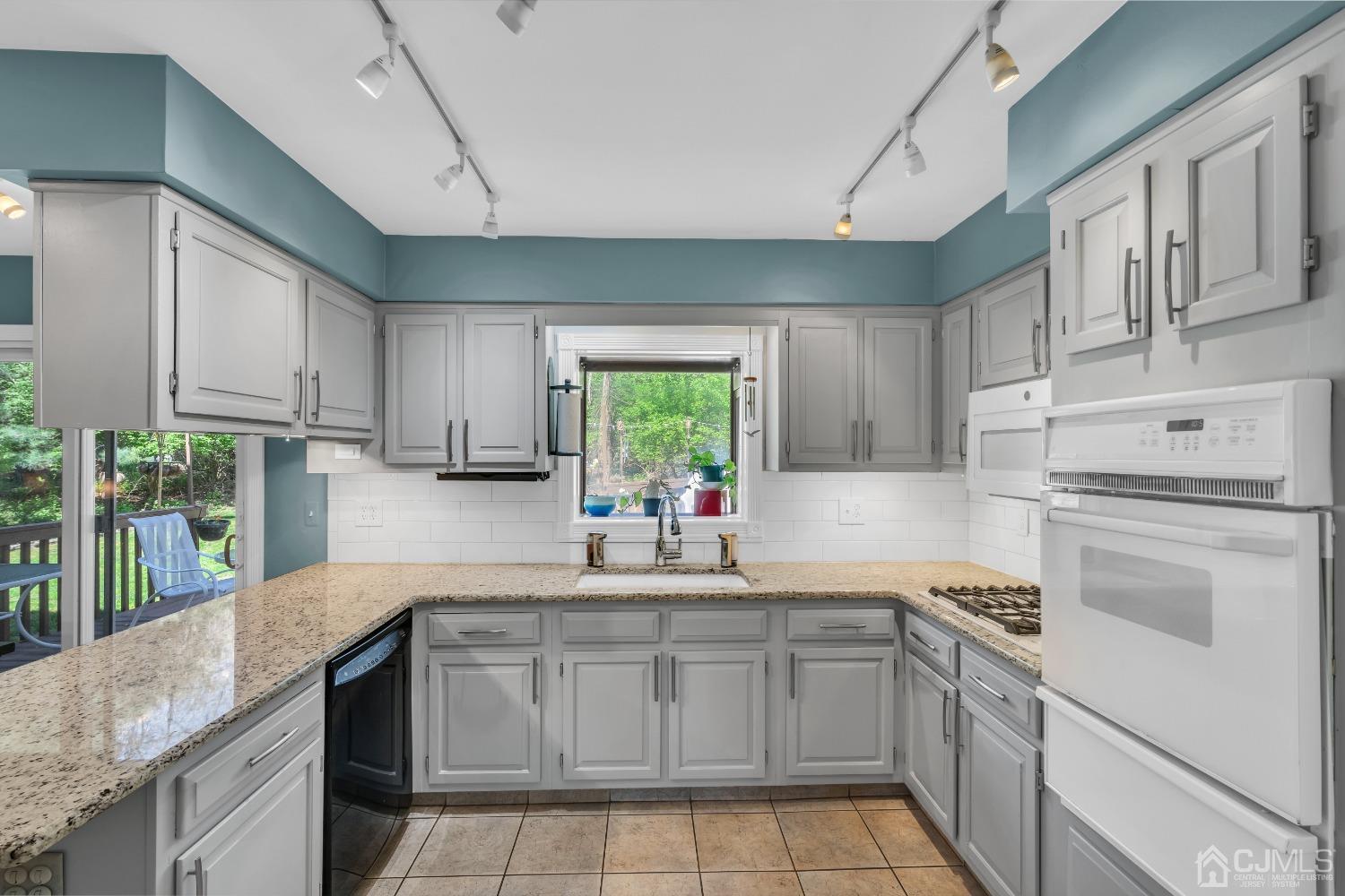7 Glover Road Milltown, NJ 08850 - Photo 12 of 46 Gallery Image 12