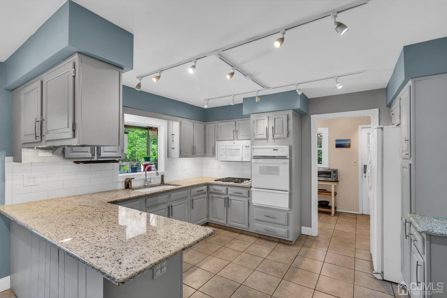 7 Glover Road Milltown, NJ 08850 - Photo 13 of 46 Gallery Image 13